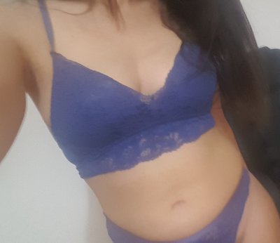 Sweet_Margot11 naked stripping on cam for live sex video chat