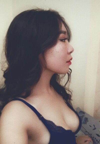 SweetAss_Kia naked stripping on cam for live sex video chat