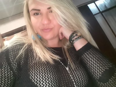 sweetbambi23 naked stripping on cam for live sex video chat