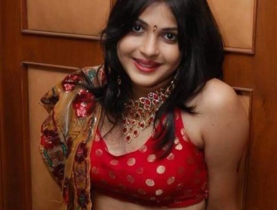 sweetjanu86 naked stripping on cam for live sex video chat