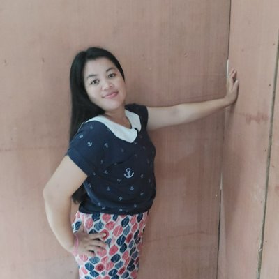 SweetLady28 naked stripping on cam for live sex video chat