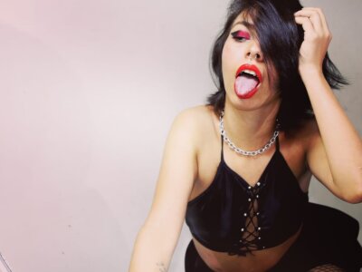 tammy_taboo naked stripping on cam for live sex video chat