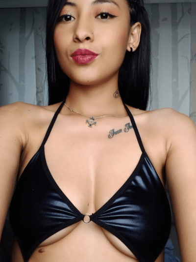 tanishafox naked stripping on cam for live sex video chat