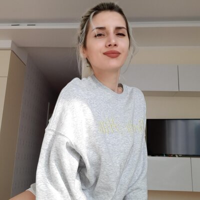 TastyEmily naked stripping on cam for live sex video chat