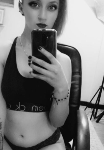 tattoo_gotti naked stripping on cam for live sex video chat