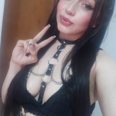 tatyaciroad naked stripping on cam for live sex video chat