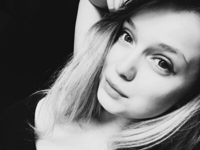 TerraCotta naked stripping on cam for live sex video chat