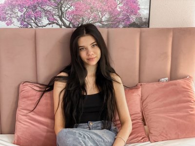 TerryBlueberry naked stripping on cam for live sex video chat