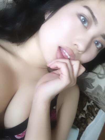 tesladoll naked stripping on cam for live sex video chat