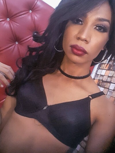 thakianyshottransgirl20 naked stripping on cam for live sex video chat