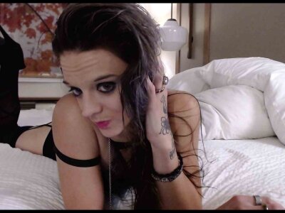 Thosedangerouseye naked stripping on cam for live sex video chat