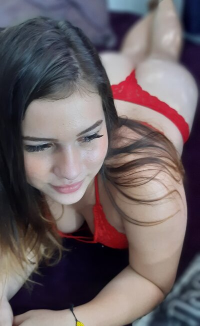 Tiara_prada naked stripping on cam for live sex video chat