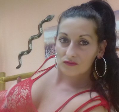 tifany40 naked stripping on cam for live sex video chat