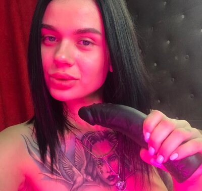 TiffanyFlynn naked stripping on cam for live sex video chat