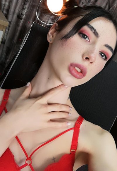 tizfiz naked stripping on cam for live sex video chat