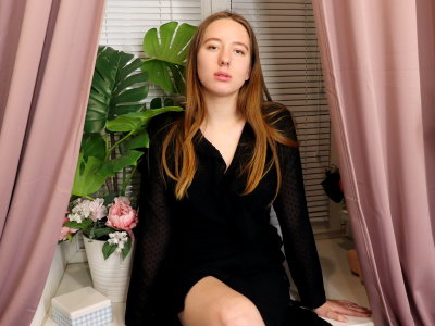 toffeequinn naked stripping on cam for live sex video chat