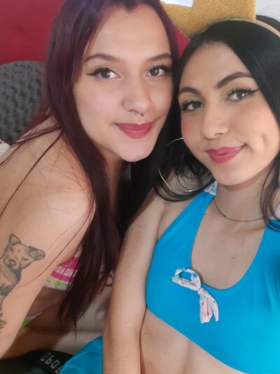 Two_Hotties_ naked stripping on cam for live sex video chat