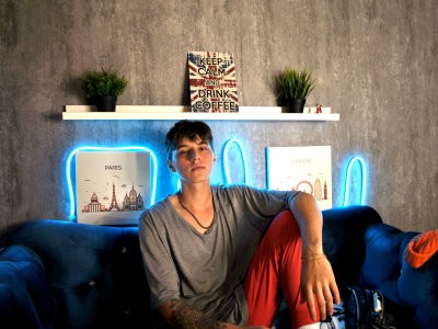 Tyler_Cole naked stripping on cam for live sex video chat