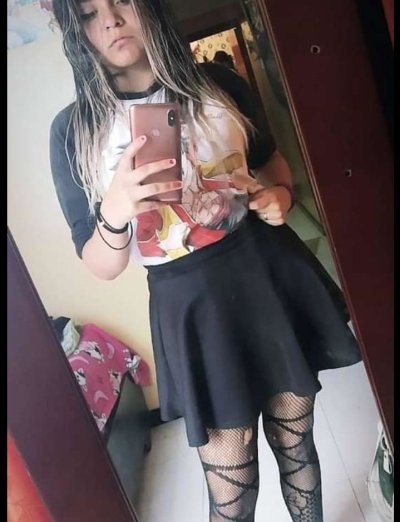 Tylittle_anna naked stripping on cam for live sex video chat