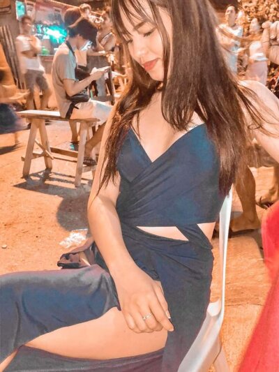Urasiansnow naked stripping on cam for live sex video chat