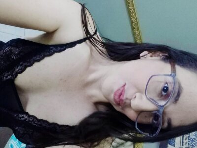 valeria_25_ naked stripping on cam for live sex video chat