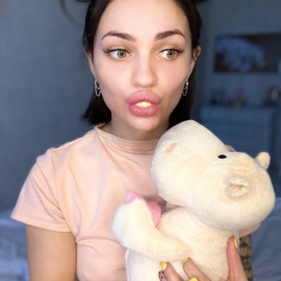 VampGirl naked stripping on cam for live sex video chat