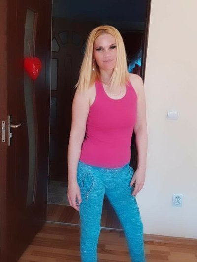 VANESA_SEXXY8 naked stripping on cam for live sex video chat