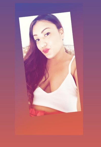 veronic-21 naked stripping on cam for live sex video chat