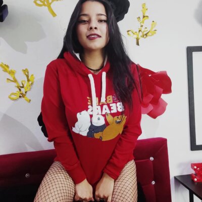 veronicawils naked stripping on cam for live sex video chat