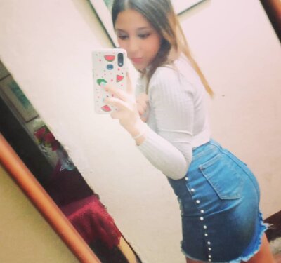 veryhotwoman naked stripping on cam for live sex video chat