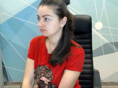 VictoriaFae naked stripping on cam for live sex video chat
