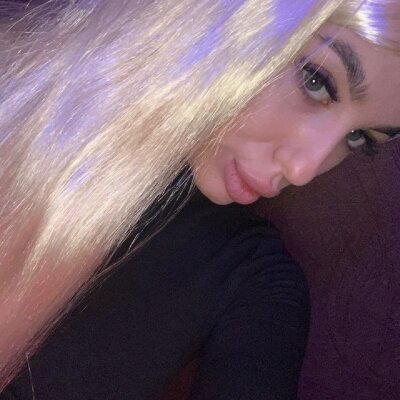 VikiJey naked stripping on cam for live sex video chat