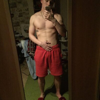 Vinnie_J naked stripping on cam for live sex video chat