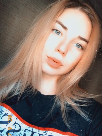 VioletStarrr naked stripping on cam for live sex video chat