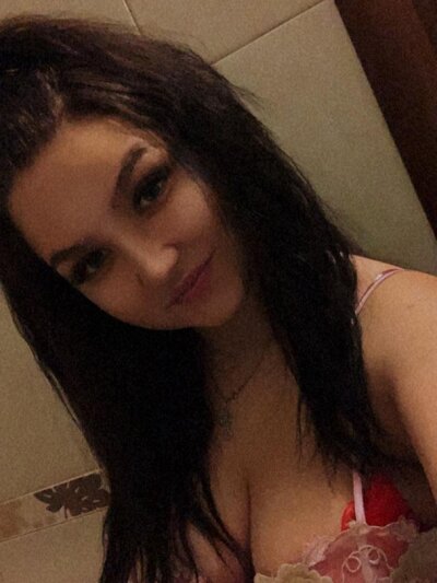 ViolettStars naked stripping on cam for live sex video chat