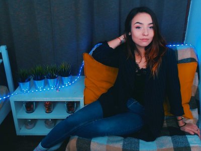 VivianReed naked stripping on cam for live sex video chat