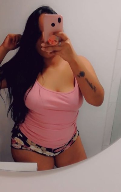 Voluptuous_girl_ naked stripping on cam for live sex video chat