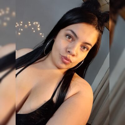 wnicolle_ naked stripping on cam for live sex video chat