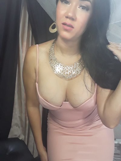 wolffoxiee naked stripping on cam for live sex video chat