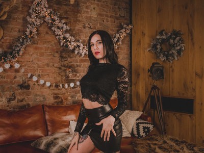 xMaryQueenx naked stripping on cam for live sex video chat