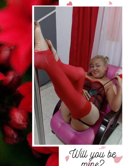 yamilka_ naked stripping on cam for live sex video chat