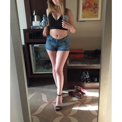 yelizzz naked stripping on cam for live sex video chat