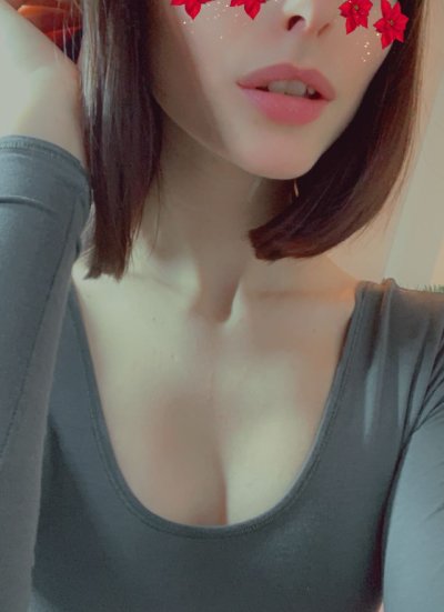 YourBetty naked stripping on cam for live sex video chat