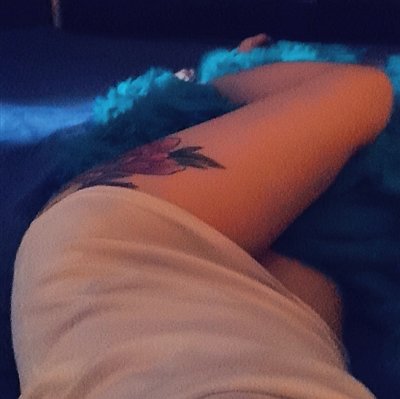 Yumyum_Jam naked stripping on cam for live sex video chat