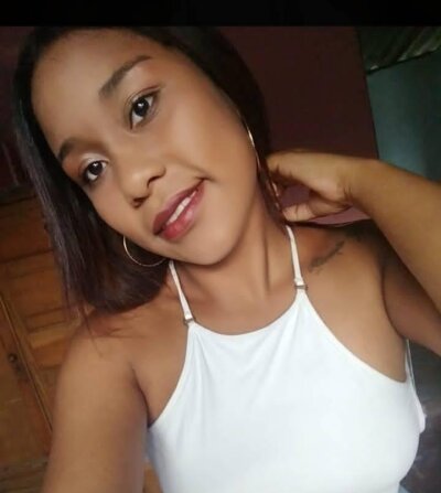 zabrina_hot1 naked stripping on cam for live sex video chat