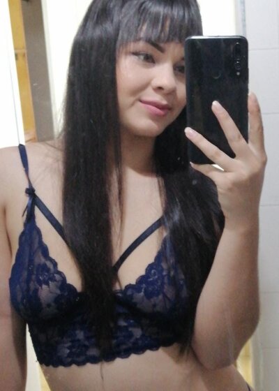 Zara_little naked stripping on cam for live sex video chat