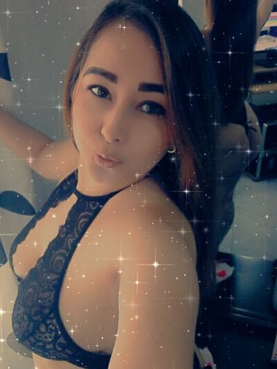 ZzfernandazZ naked stripping on cam for live sex video chat