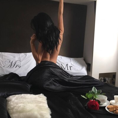 -8dEVochKA8- naked stripping on cam for live sex video chat