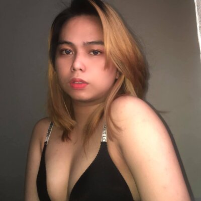 9inchhornykinkyslutt naked stripping on cam for live sex video chat