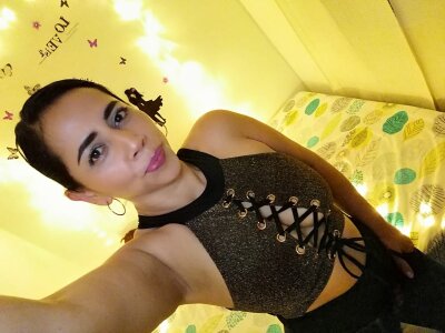 ADRIANA_SWET naked stripping on cam for live sex video chat